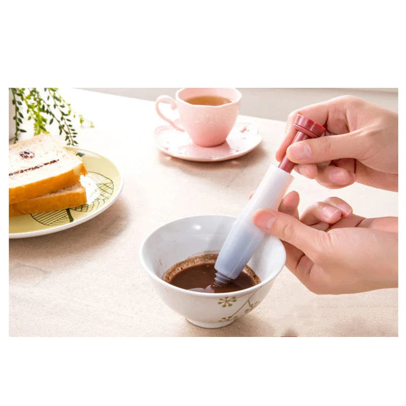 Silicone Cake Decorating Pen – Chocolate & Icing Writing Tool