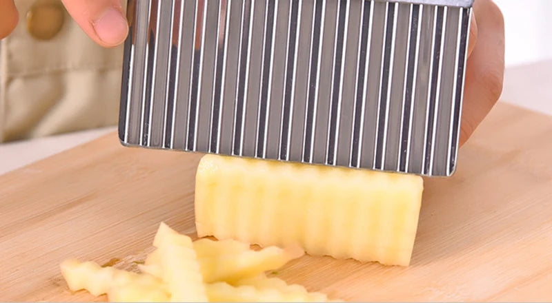 Stainless Steel Crinkle Wave Cutter Knife – Wavy Slicer for Potato, Cucumber, Carrot & Vegetables