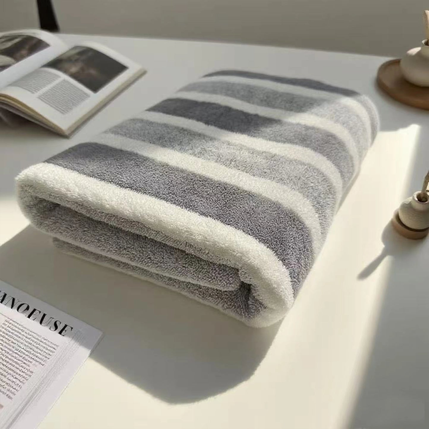 Thick Bath Towel – Absorbent, Quick Dry, Non-Shedding