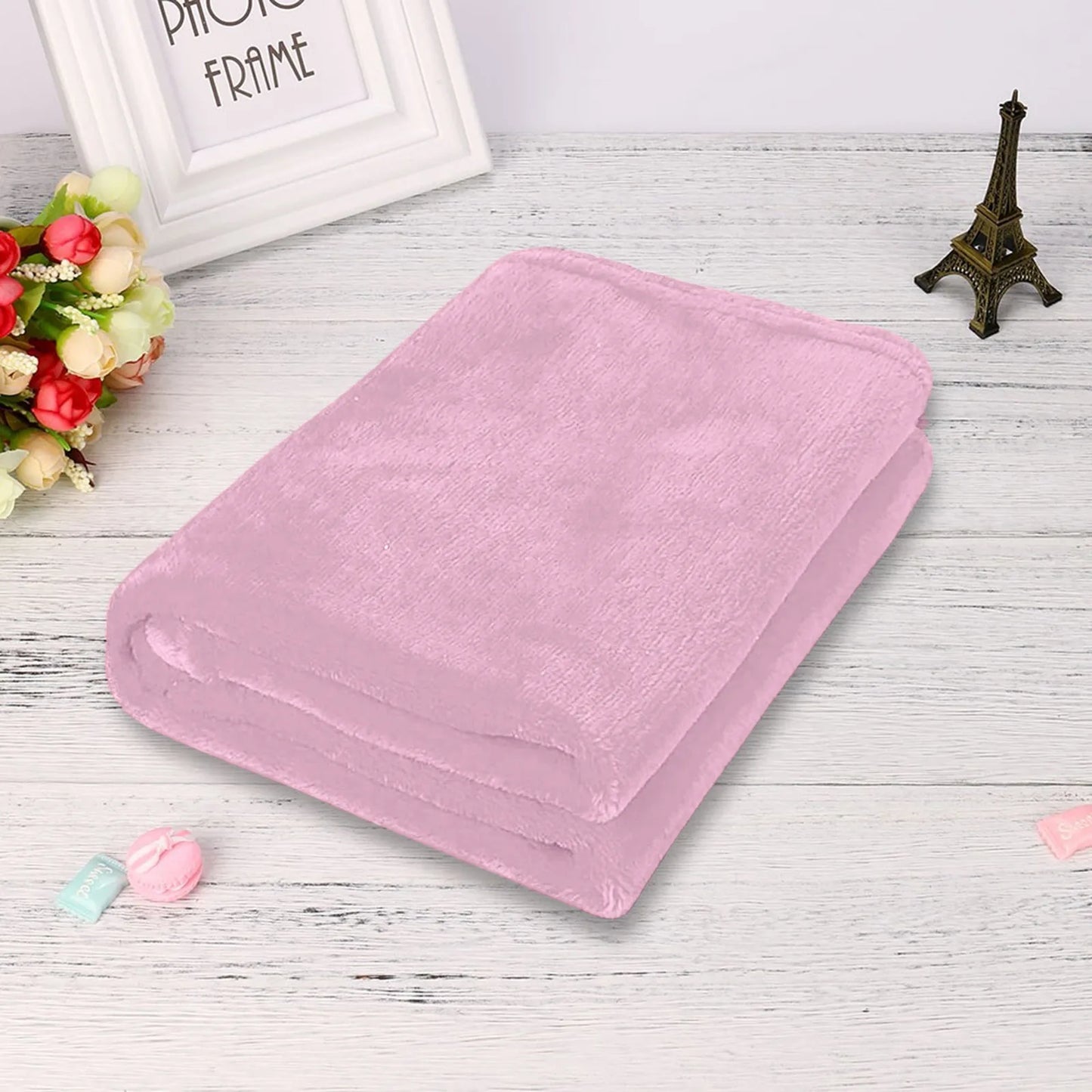 Soft Coral Fleece Throw Blanket – Cozy Sofa & Bed Cover