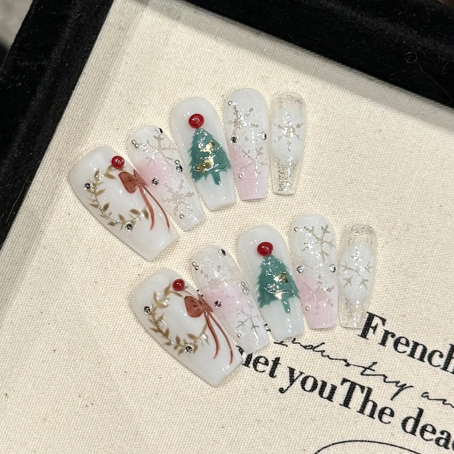 Handmade Christmas Press-On Nails | Snowflake & Xmas Design