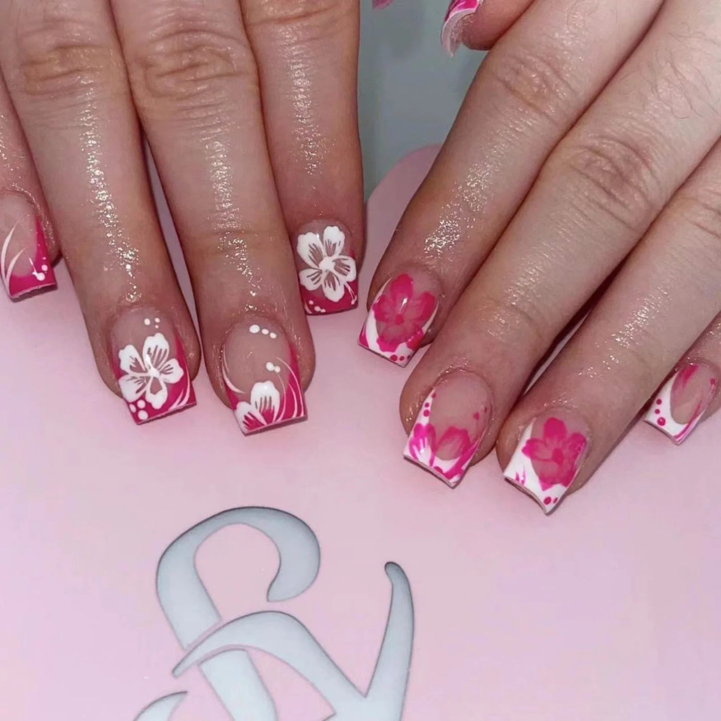 24pcs French Pink Flower Short Coffin Press On Nails | Nude Pink