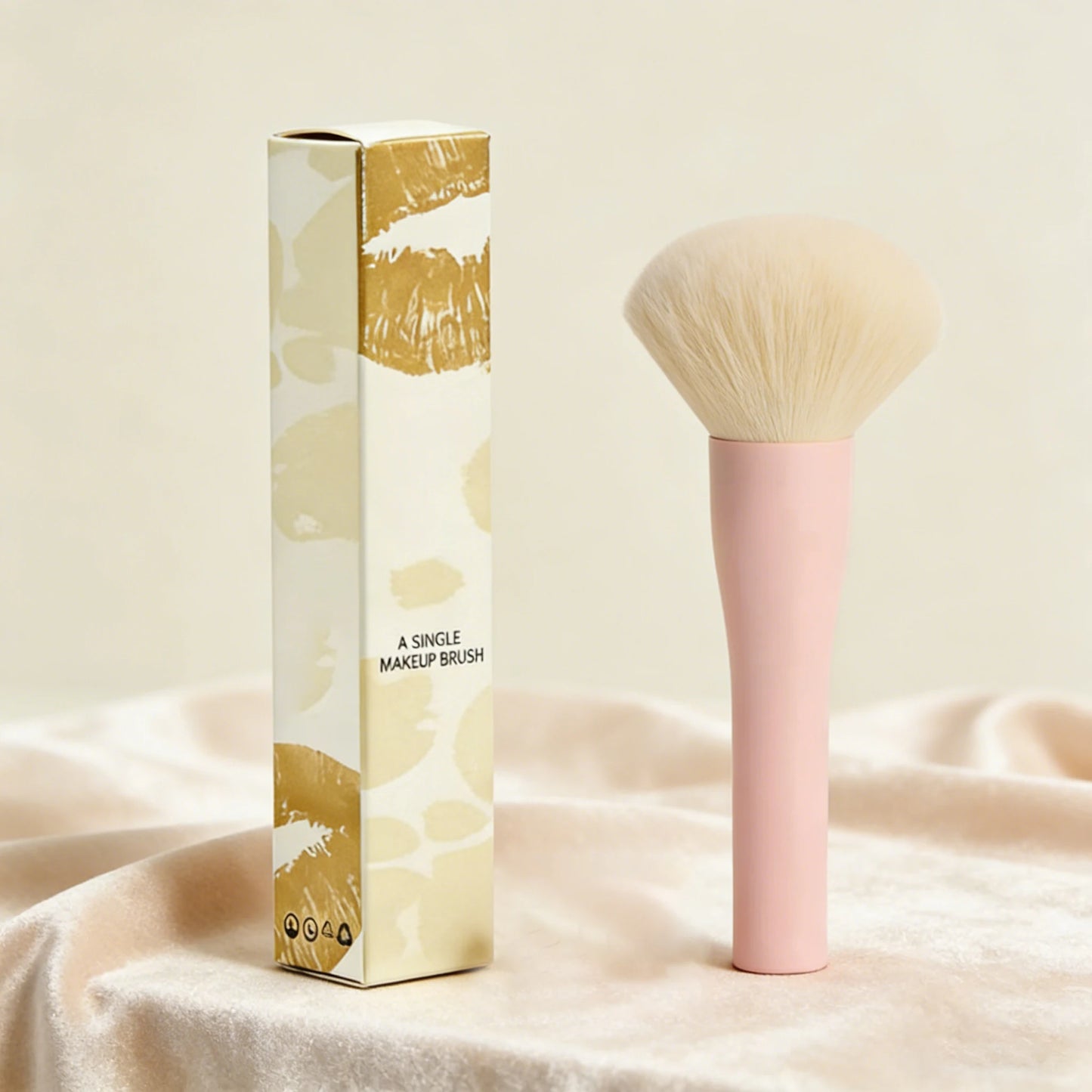 Extra-Large Soft Bristle Powder Blush & Highlighter Brush