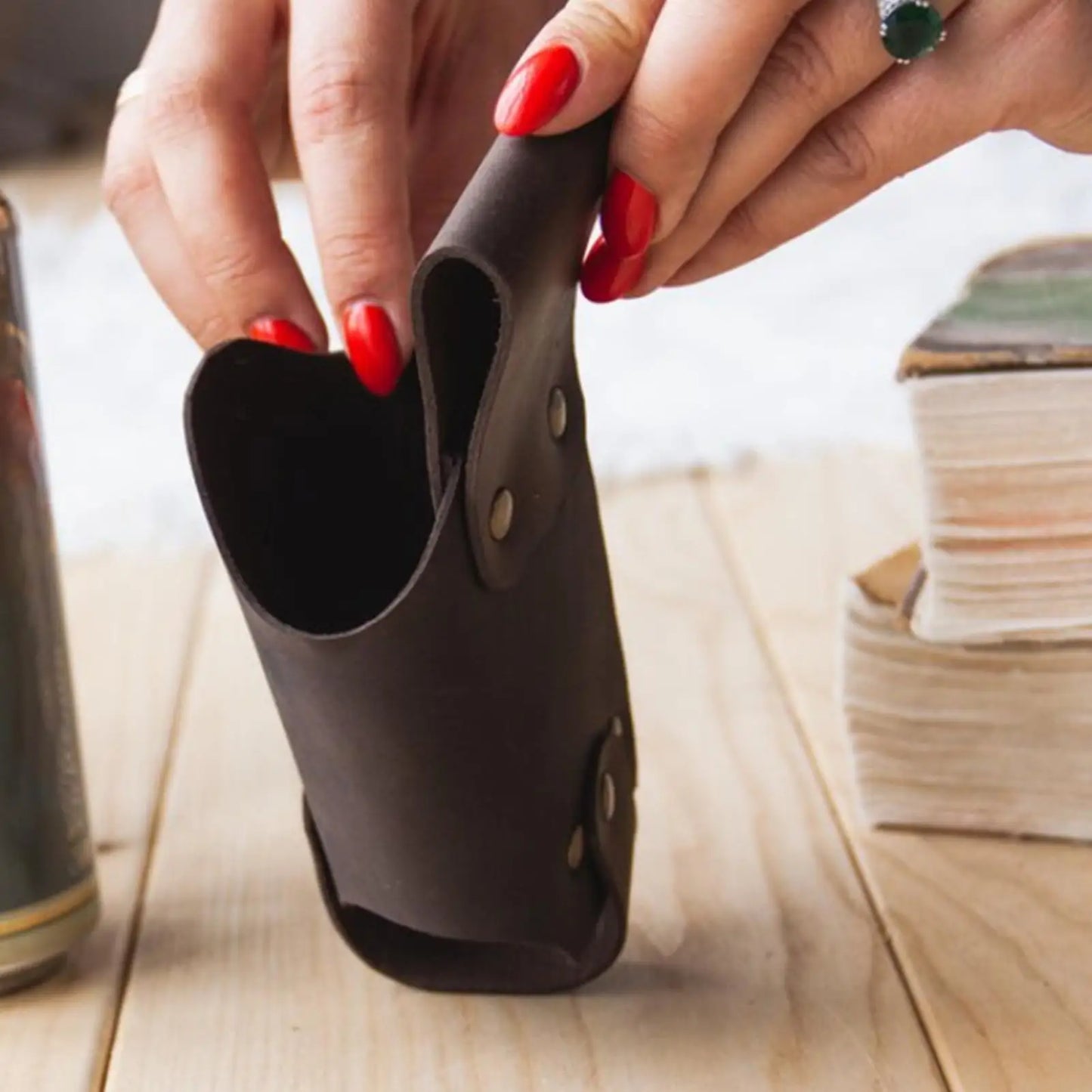 PU Leather Belt Bottle Holder – Outdoor Waist Drink Carrier