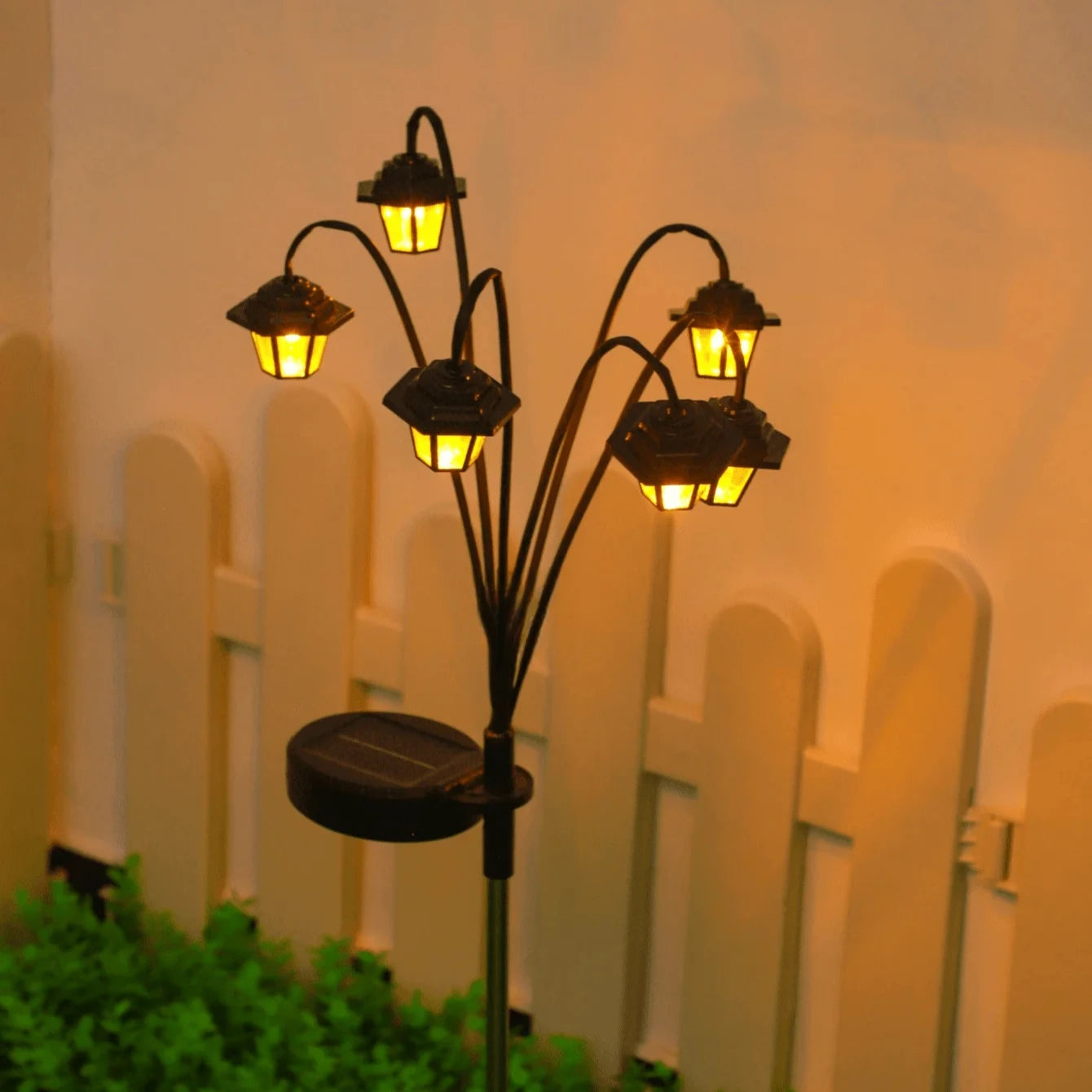 Retro Solar Lantern 6 LED Garden Light – Street Lamp Style