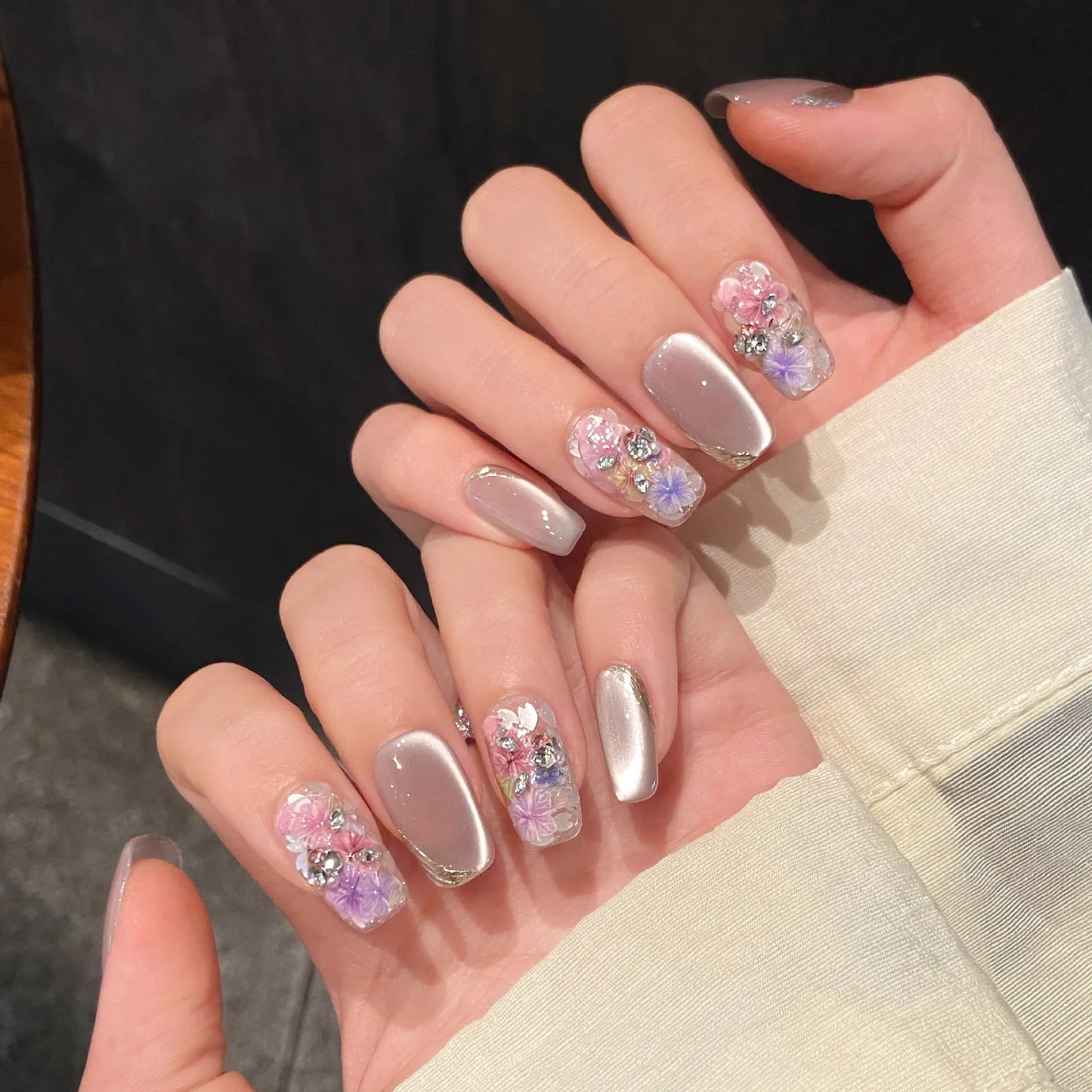 10pcs Handmade Glitter Cat Eyes Press on Nails Spring Flowers Design Sweet Fake Nails Wearable Reusable Short Oval Fake Nails Peaceful Pleasures Health and Wellness XS