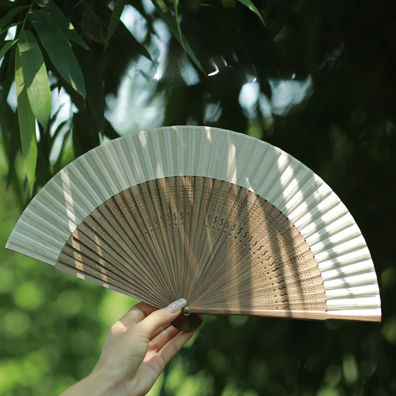 Retro Bamboo Folding Fan – Heart-Shaped Origami Handheld Fan