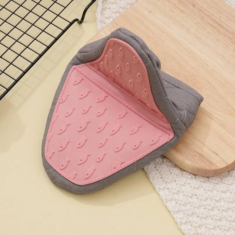 Fish Shaped Silicone Oven Glove – Heat Resistant Kitchen Mitt Silicone Oven Mitt Peaceful Pleasures Health and Wellness A2