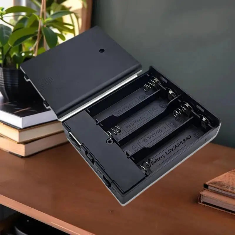 4 AA Battery Box with Power Switch & USB Socket | No Light