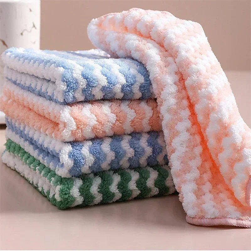 Quick-Dry Microfiber Towels – Absorbent Bath & Kitchen Cloths