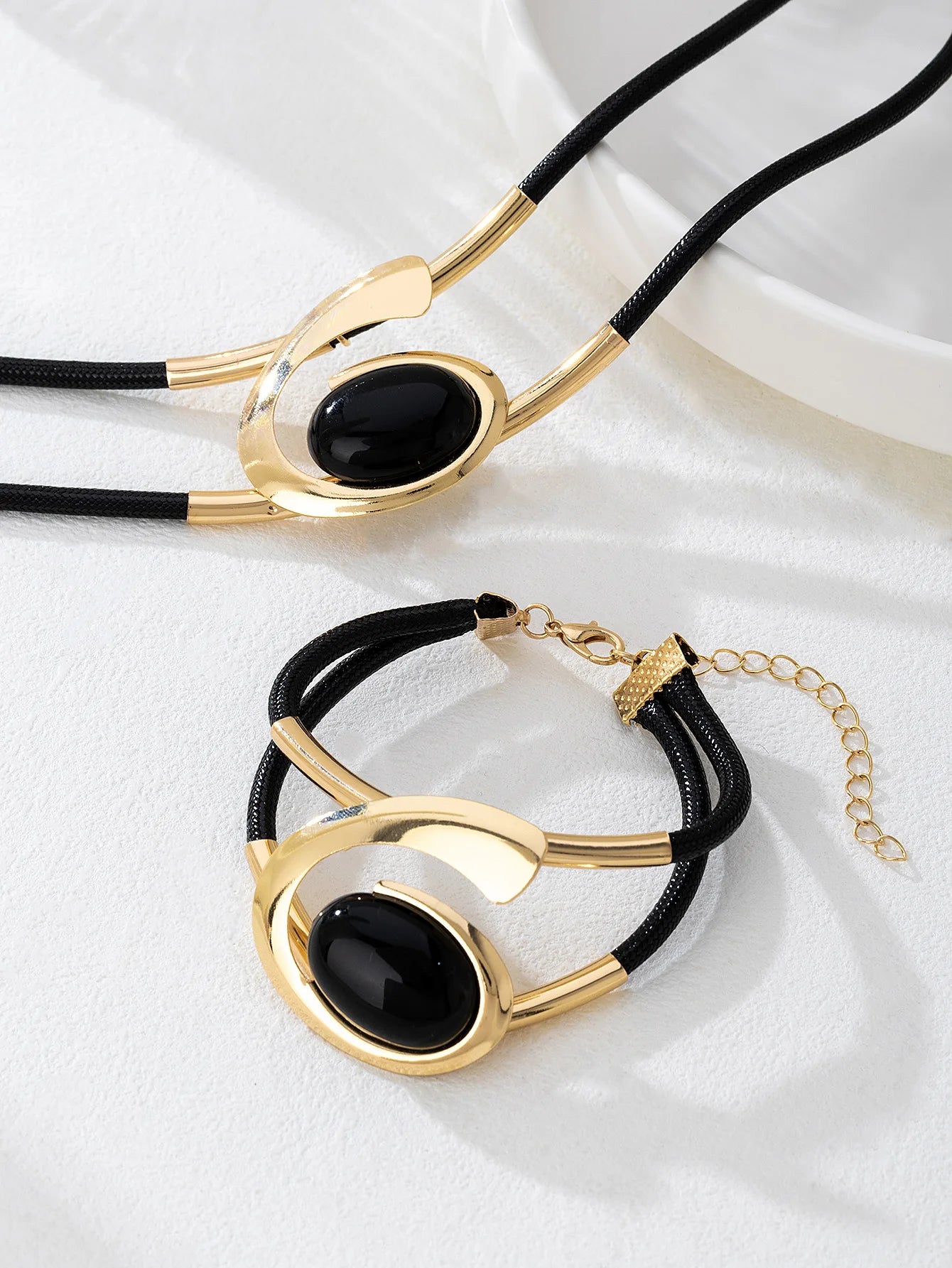 1 Set of Versatile Dark Gothic Oval Geometric Double-Layer Bracelet Necklace Set, Versatile Personality Women Jewelry for Women Peaceful Pleasures Health and Wellness