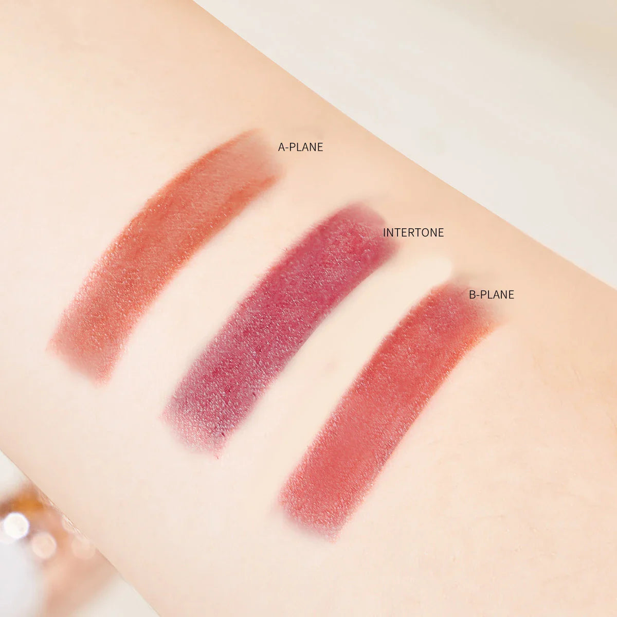 O'Cheal Tri-Color Satin Lipstick – Waterproof Long-Lasting Tint