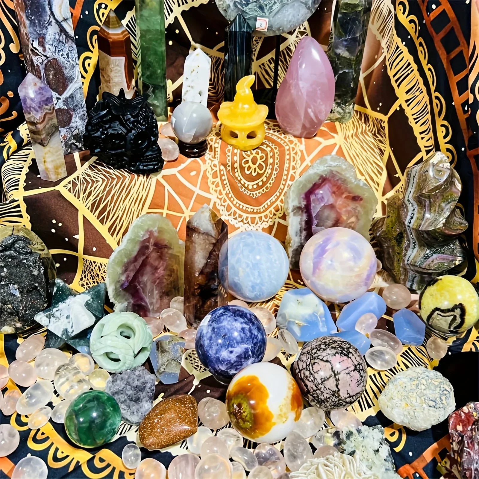 Open your own unique crystals! 1lb-3lb Crystal Gift Box-Mixed Raw Stone, Tower, Sphere, Carving , Bracelet Ring, Home Decoration Peaceful Pleasures Health and Wellness