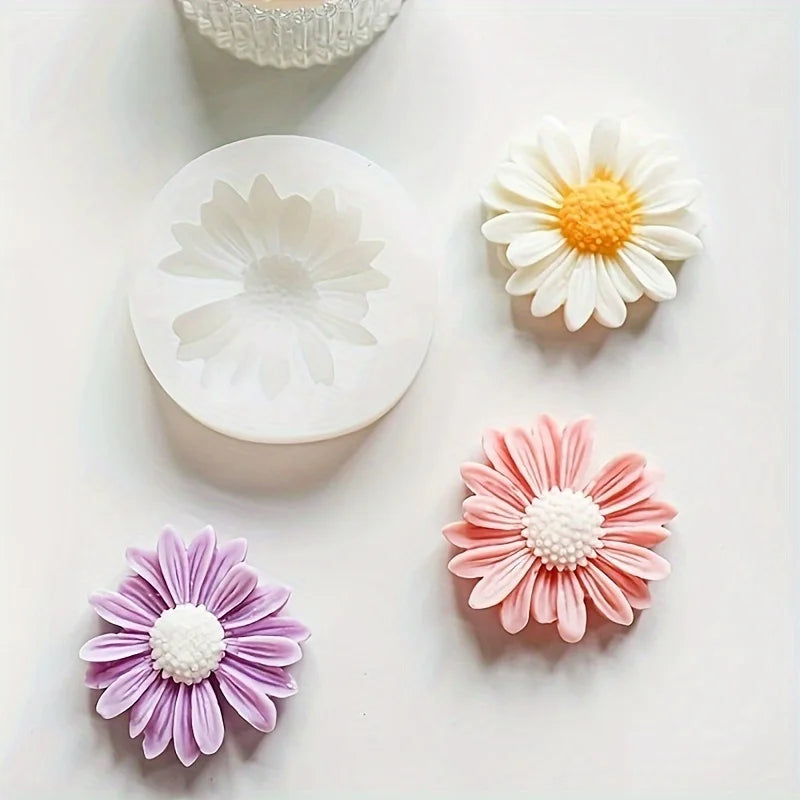 Daisy Silicone Candle Mould – DIY Aromatherapy & Craft Mold