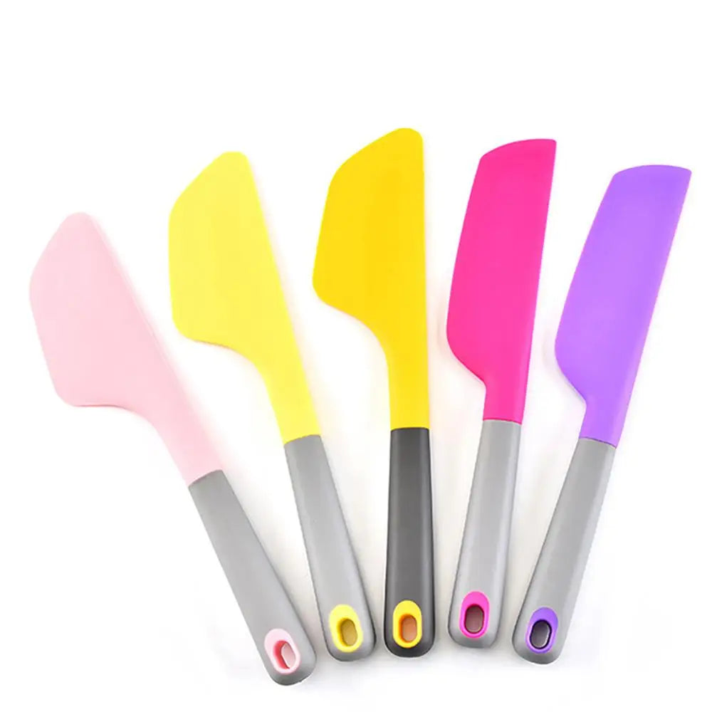 Flexible Silicone Cake Spatula & Baking Scraper | Butter Spreader, Batter Mixer & Cake Tool – Random Color