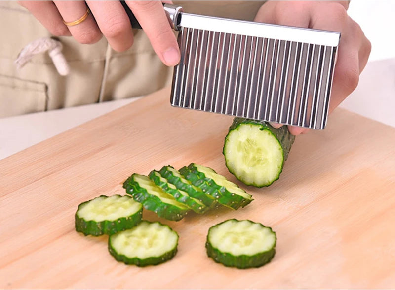 Stainless Steel Crinkle Wave Cutter Knife – Wavy Slicer for Potato, Cucumber, Carrot & Vegetables