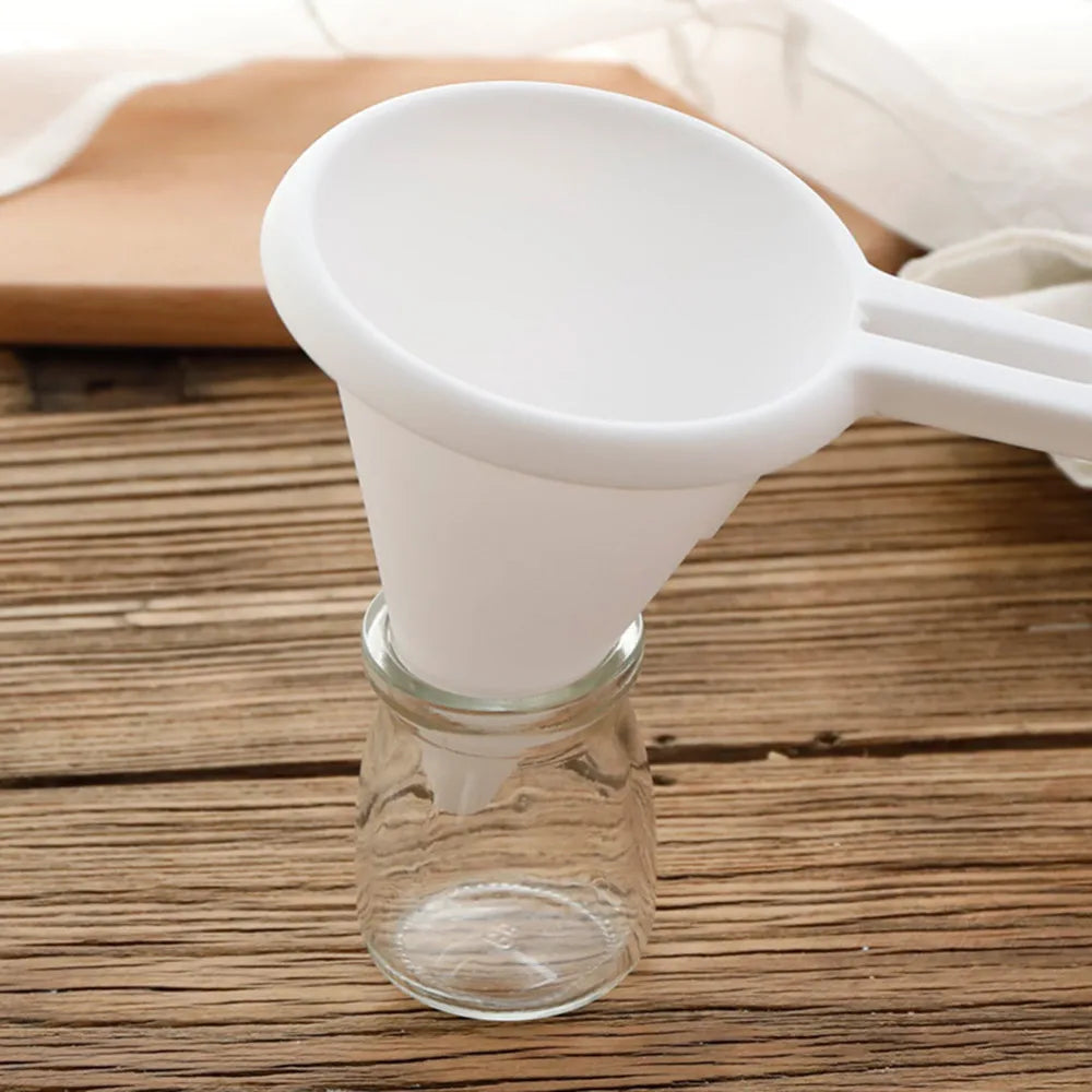 Candy & Batter Dispensing Funnel – Food-Grade Plastic Handheld Dispenser for Chocolate, Icing, Pancake Batter & Cream