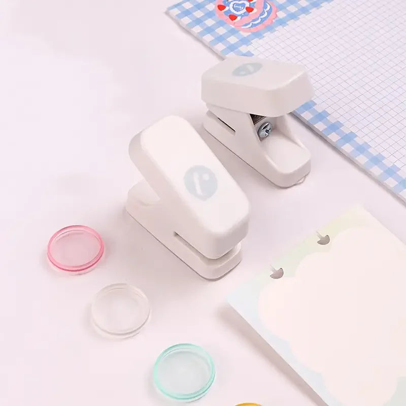 1PCPortable Mushroom Hole Puncher Loose-leaf Students Stationery Disc