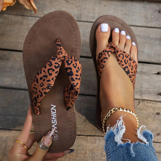 Women's Leopard Print Flip Flops – Non-Slip Flat Summer Slides