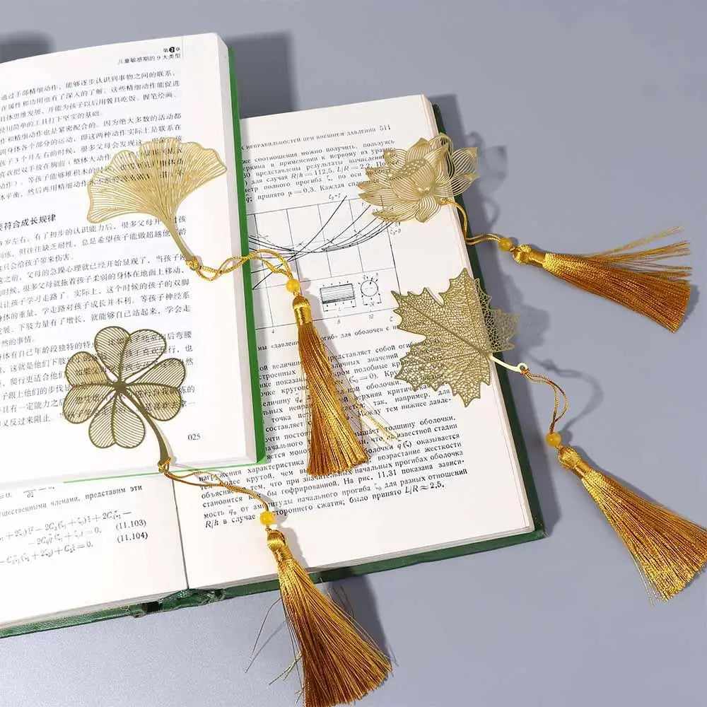 Leaf Vein Maple Leaf Retro Book Clip Chinese Style Page Clip Book Holder Metal Bookmark Bookmark Hollow Book Mark Leaf Bookmark Peaceful Pleasures Health and Wellness