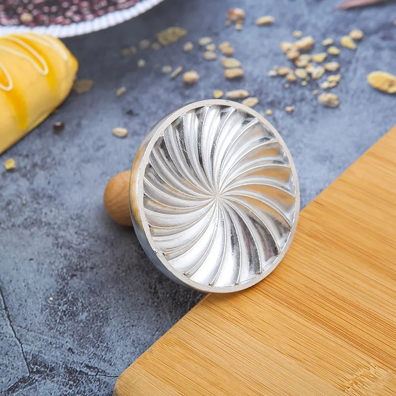 6/3/1 Cookie Cutter Aluminum Alloy Cookie Stamps Wooden Handle Smile Heart Pattern DIY Hand Press Cookie Mold for Festival Party Peaceful Pleasures Health and Wellness vortex