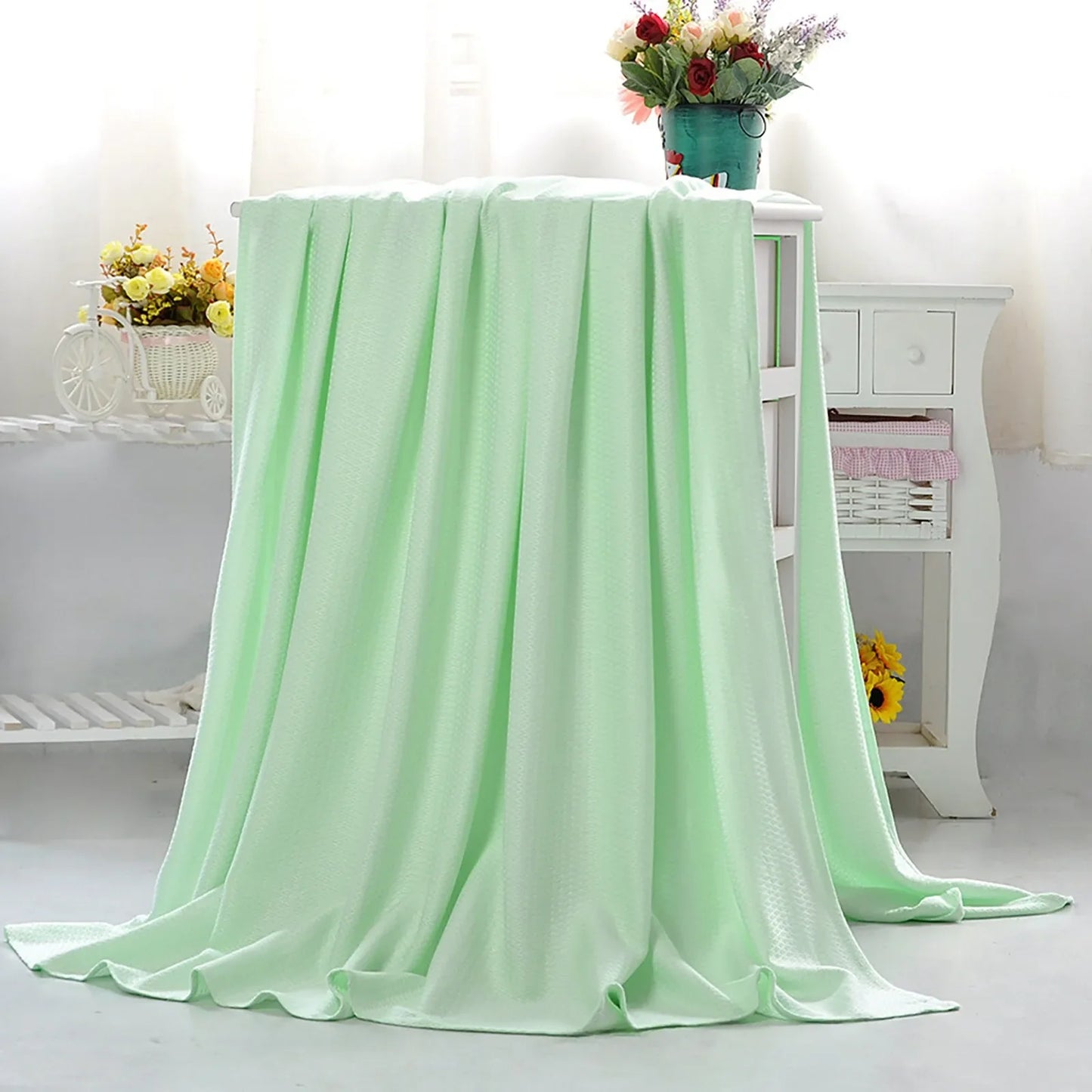 Bamboo Fiber Summer Cooling Blanket – Lightweight & Breathable