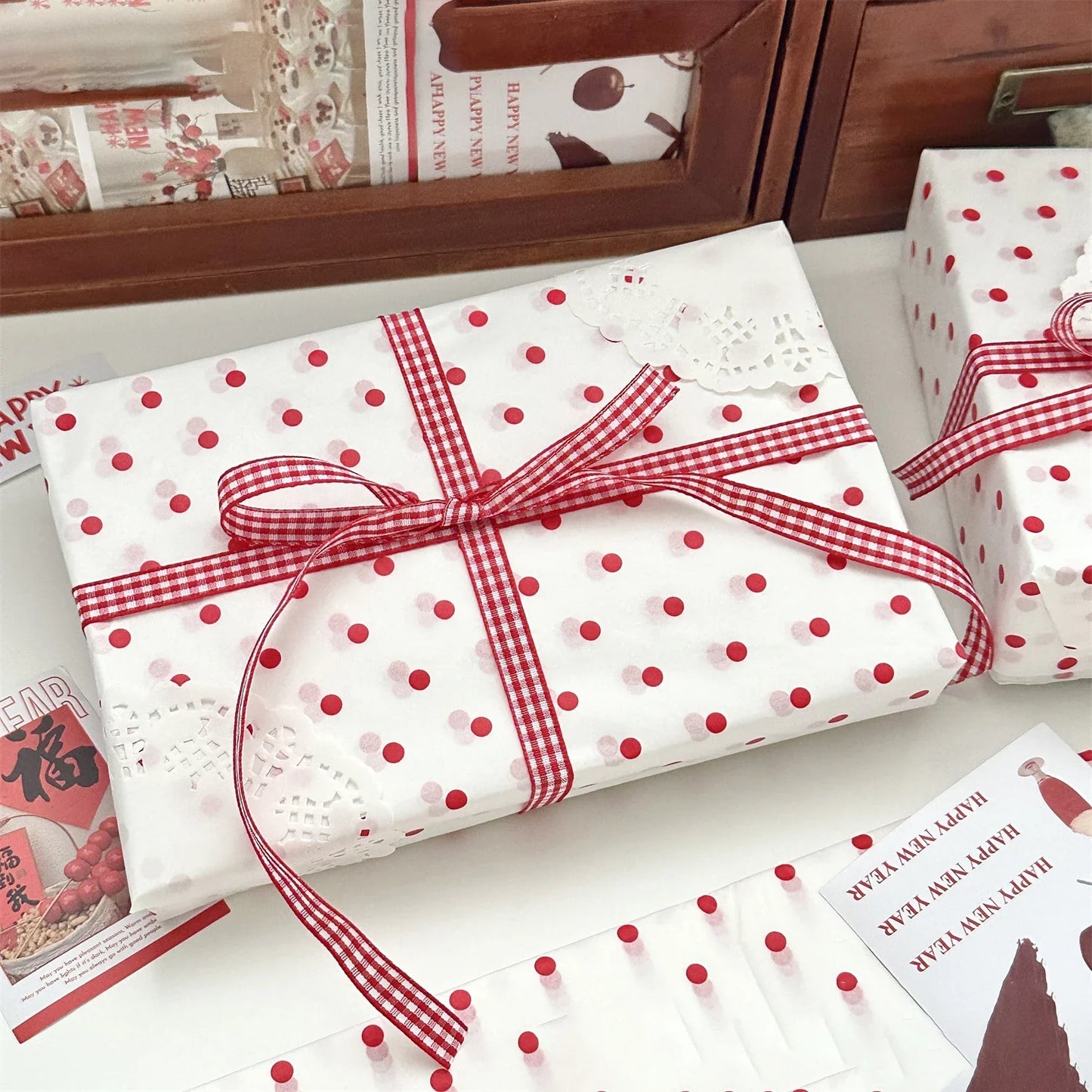 Polka Dot Pearl Gift Wrapping Sheets 10-Pack | Bouquet & Gifts