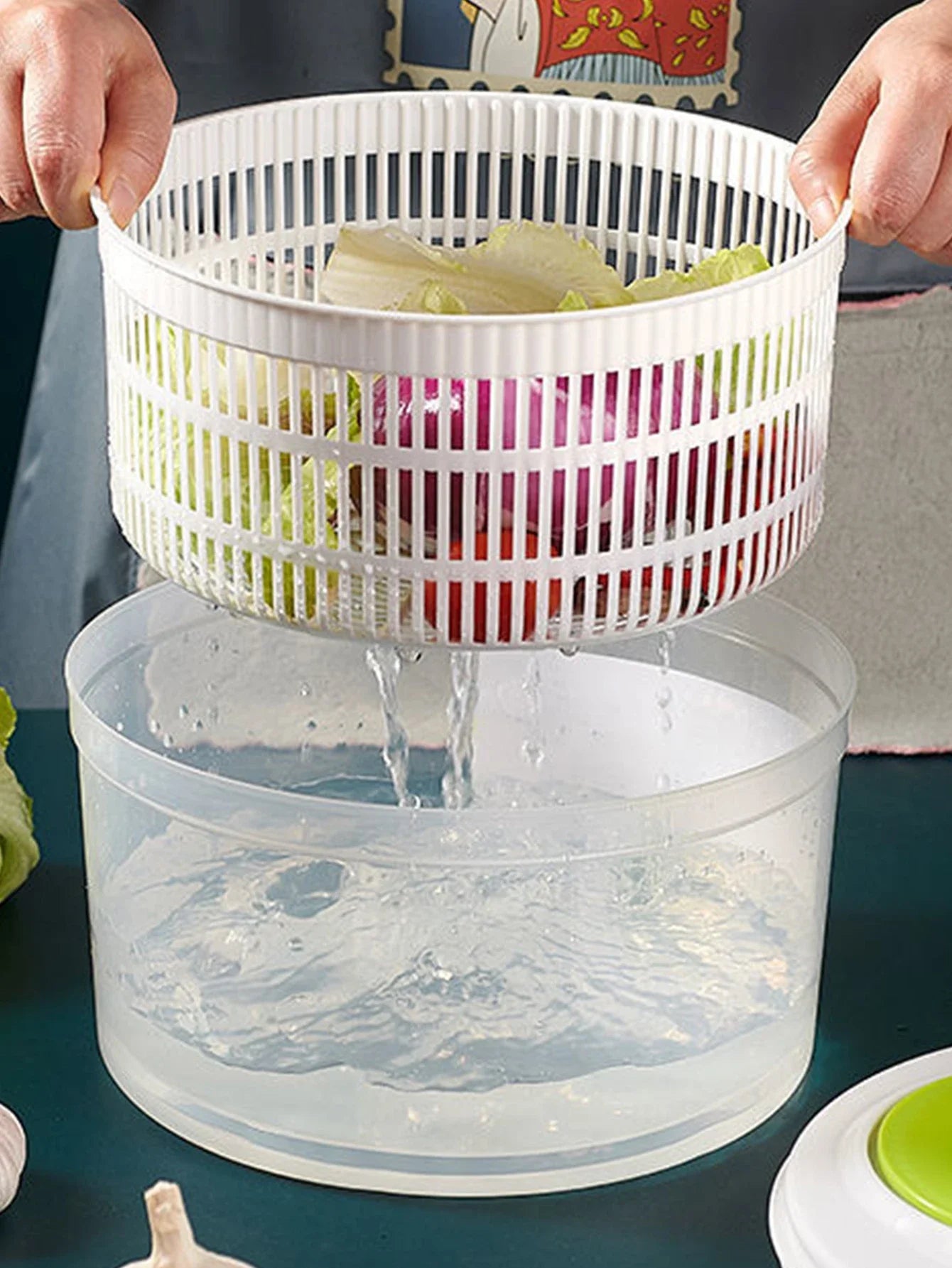 Household Vegetable Dehydrator Creative Manual Water Salad Spinner Fruit Drain Basket Dryer Hand Crank Kitchen Household Gadget Peaceful Pleasures Health and Wellness