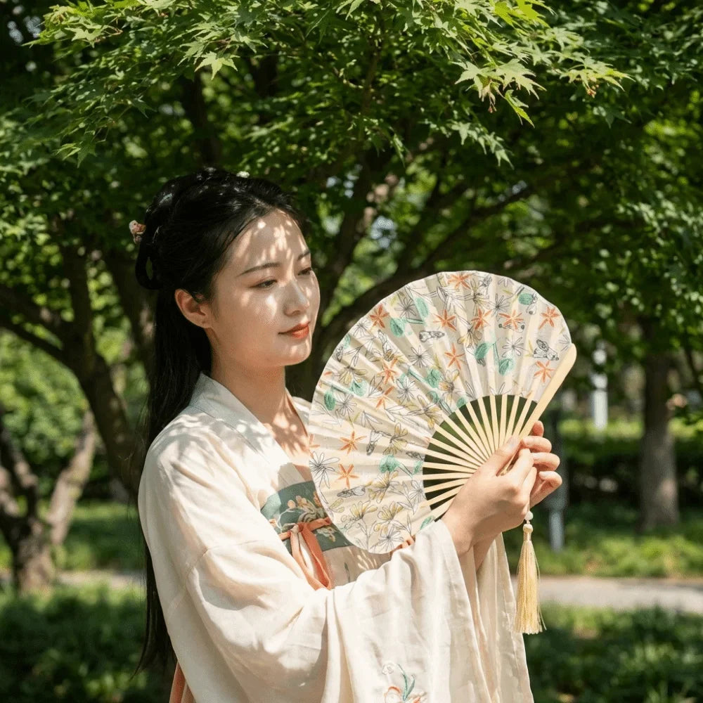 Retro Mini Shell Fan – Chinese Style Handheld Fan with Tassel
