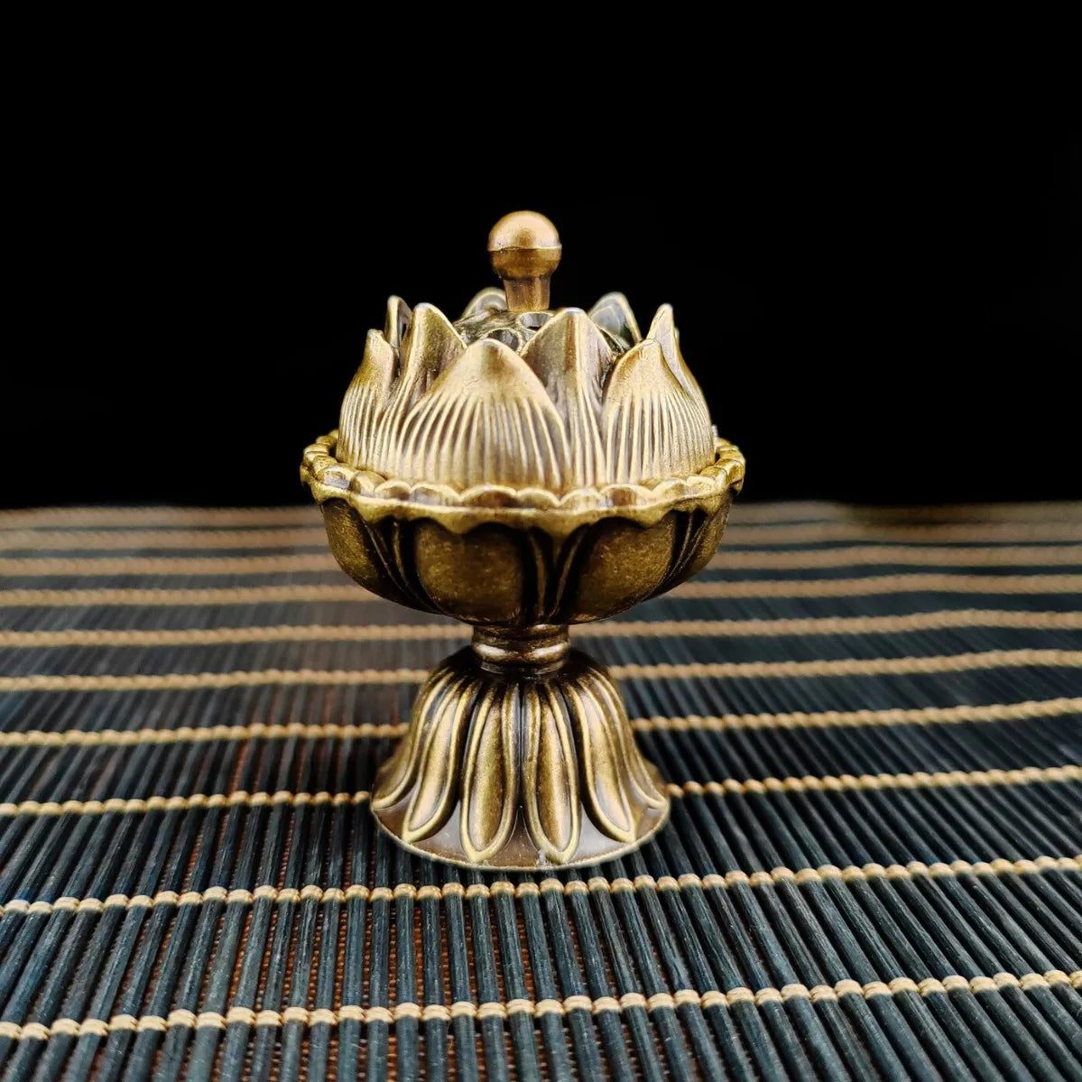 Buddhist Utensils Incense Burner Lotus Incense Censer Archaic Copper Alloy Sandalwood House Furnishings Home Office Decoration Peaceful Pleasures Health and Wellness 03