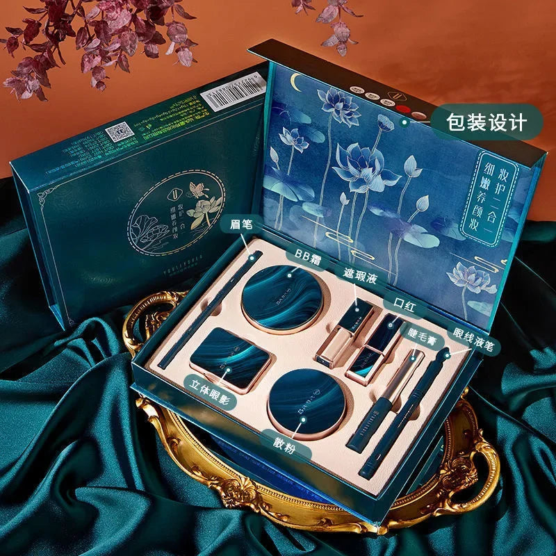 Christmas 11-Piece Makeup Gift Set – BB Cream, Lipstick & More