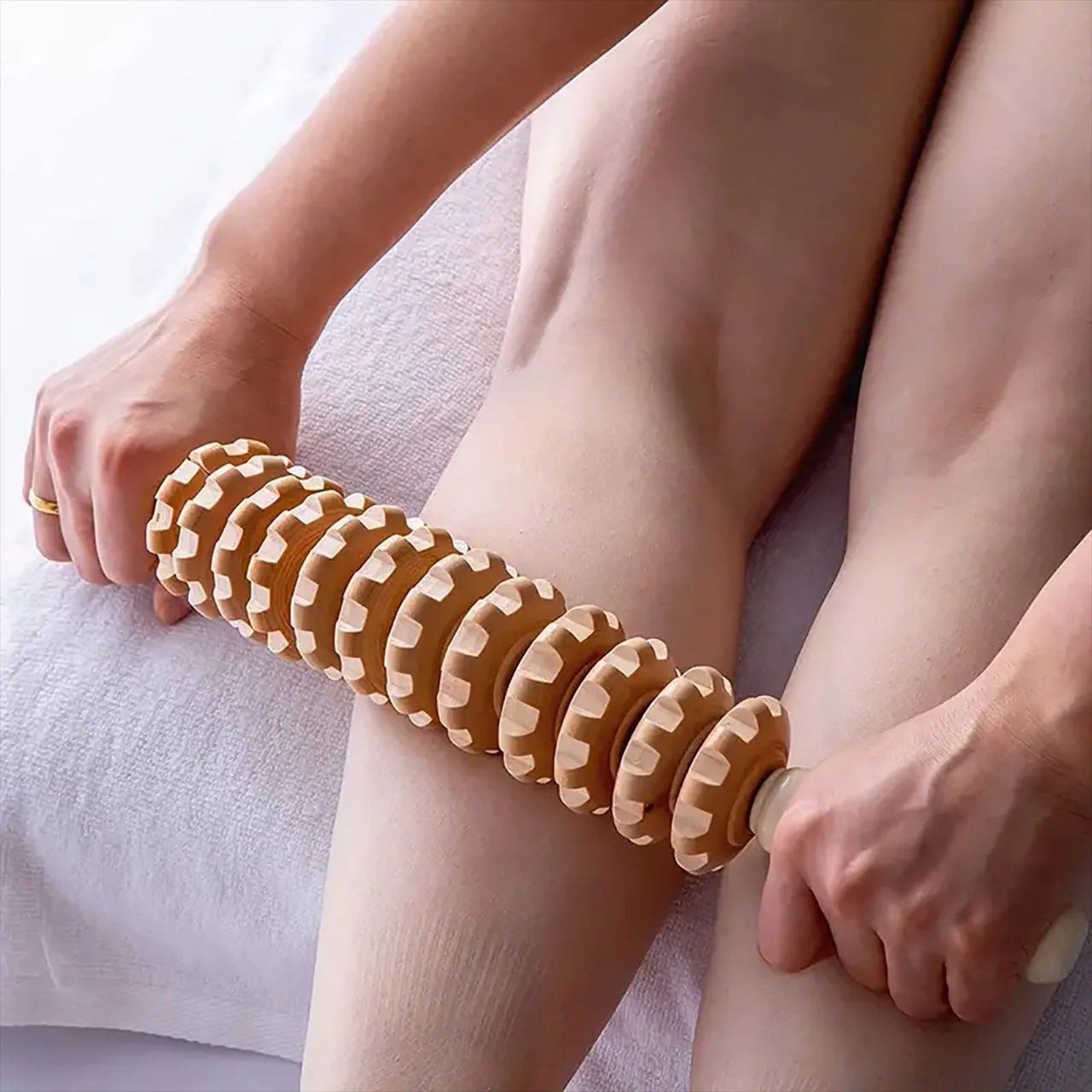Body Fascia Massager Anti-slip Handle Wood Grooved Gear Arms Legs Thighs Buttocks Smooth Roller Massager for Back Relaxation Peaceful Pleasures Health and Wellness