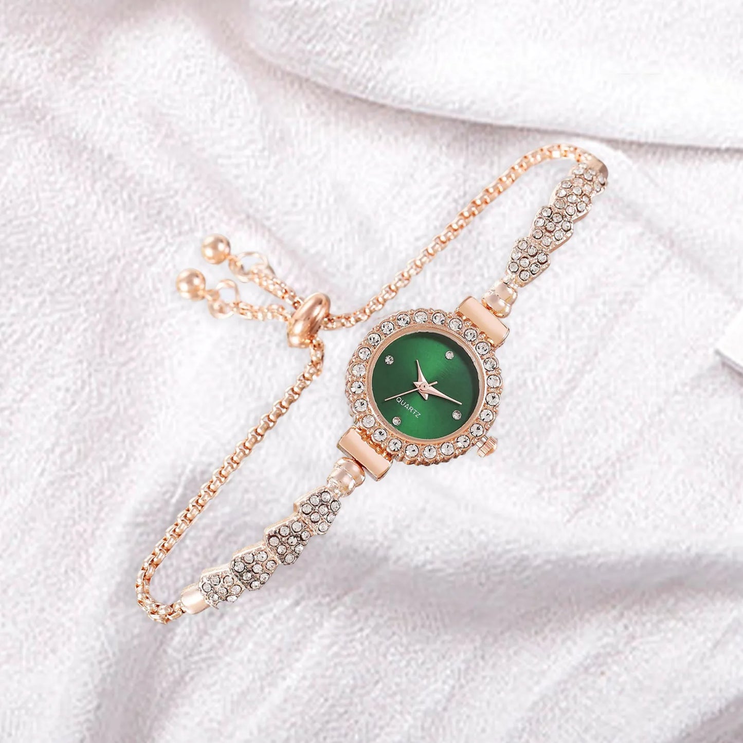 Women's Diamond Watches Bracelet Round Dial Chain Link Bracelet Analog Bangle Wrist Watch eting and Dating Office Peaceful Pleasures Health and Wellness