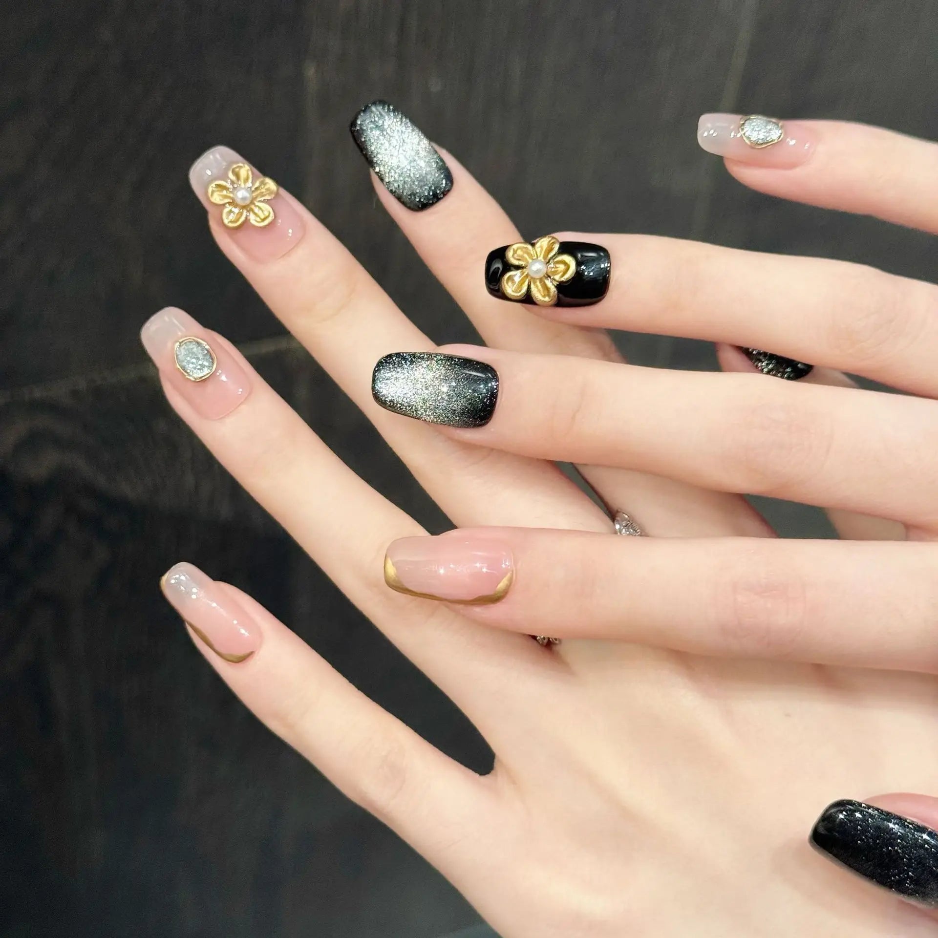 Handmade Antique Autumn Winter Press On Nails Golden Carved Flowers Cat's Eye False Nails Advanced Sense Fashion Manicure Art Peaceful Pleasures Health and Wellness L