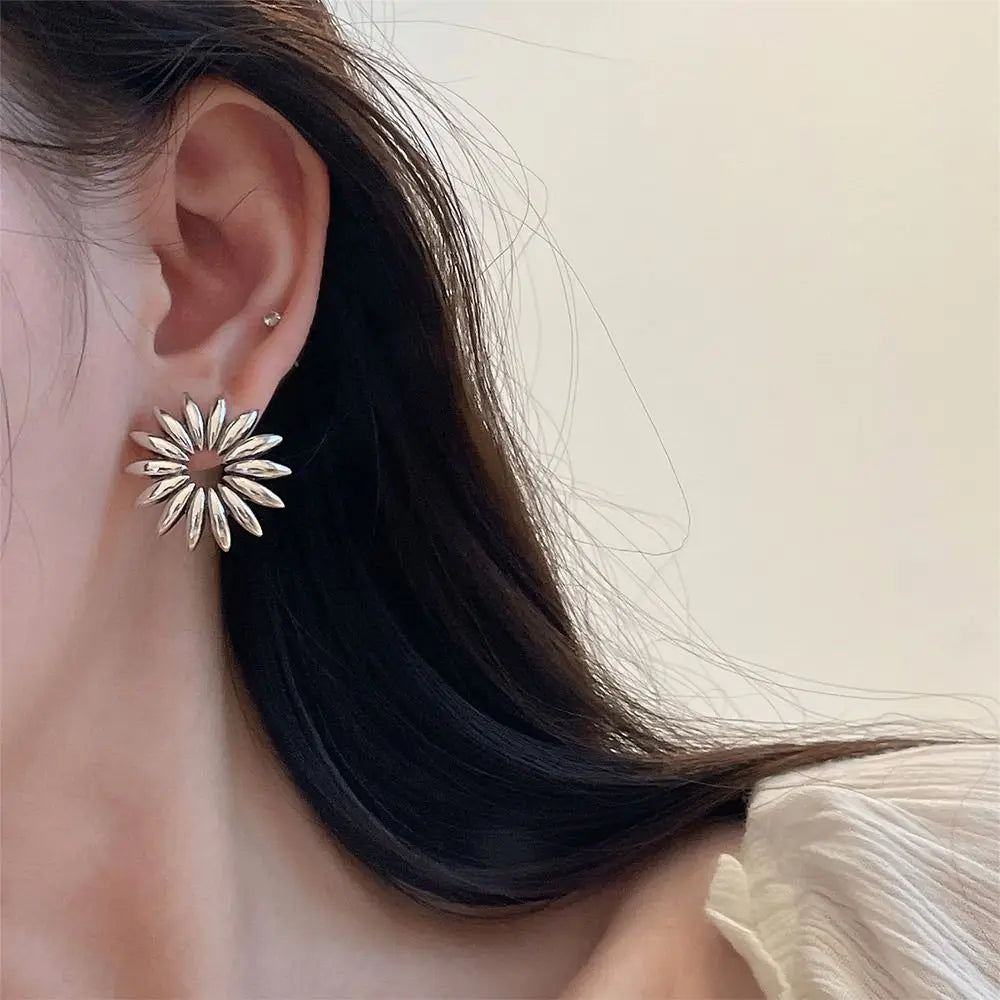 Sunflower Stud Earrings – Vintage Hypoallergenic Statement Jewelry