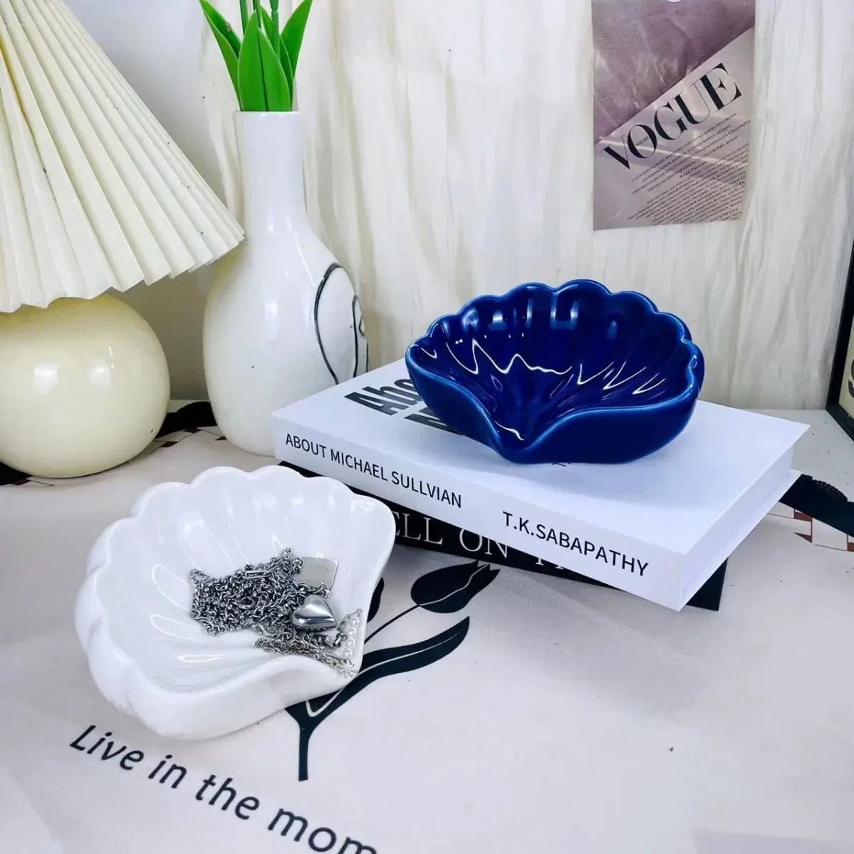Pearl Shell Night Light – Ceramic Desk Lamp for Bedroom Decor