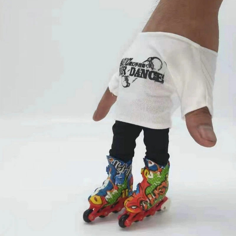 Mini Finger Skates – Cute Roller & Ice Skate Shoe Toy (1 Pair)