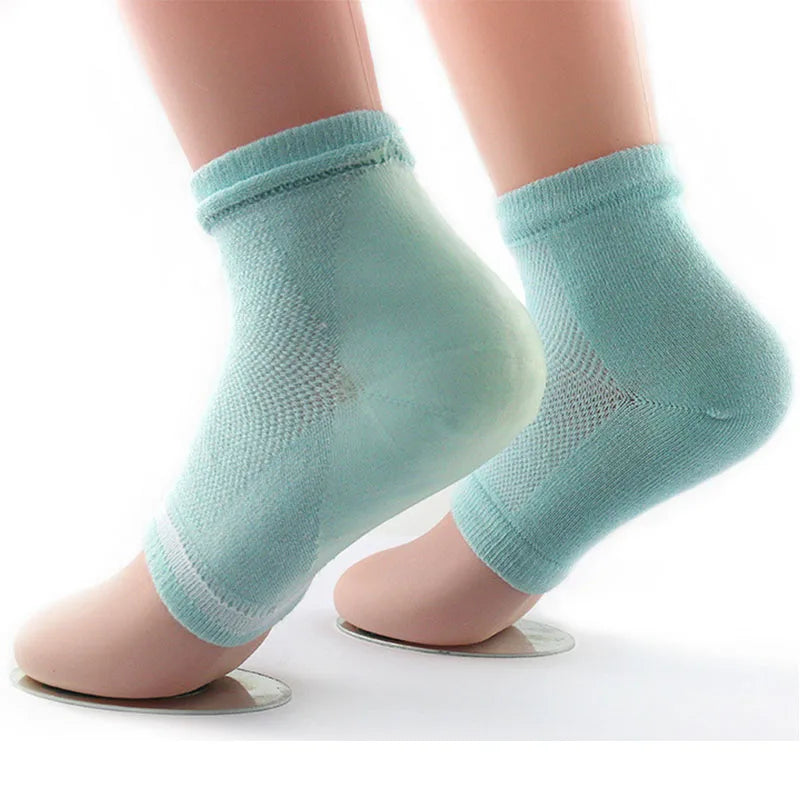 Moisturizing heel socks 1 pairs of gel lined toe less hydrotherapy socks can heal and treat dry and cracked heels during sleep Peaceful Pleasures Health and Wellness green