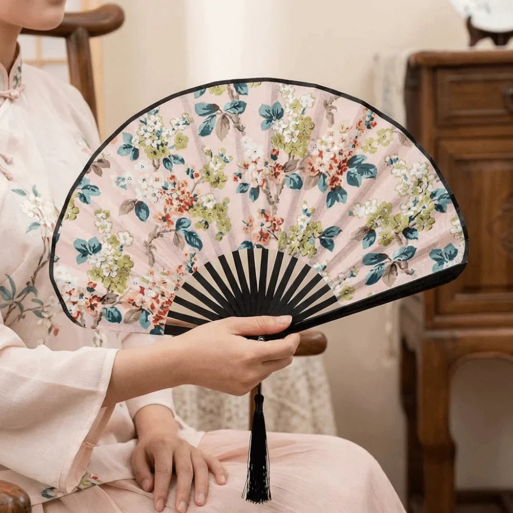 Retro Mini Shell Fan – Chinese Style Handheld Fan with Tassel