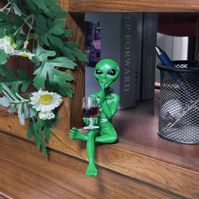 1Pcs Alien Red Wine Statue—A Space-Themed Decorative Masterpiece, Suitable for Desktop/Bookshelf/Wine Cabinet, a Must-Have for Science Fiction Fans | Alien Sculpture | Science Fiction Themed Ornaments | Creative Gift Peaceful Pleasures Health and Wellness