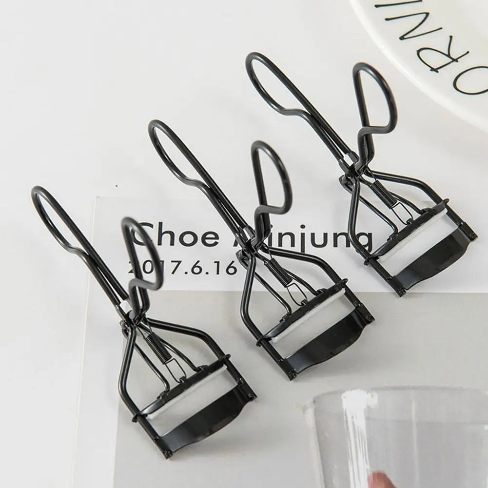 Curved Eyelash Curler – Long-Lasting Lash Curl Tool