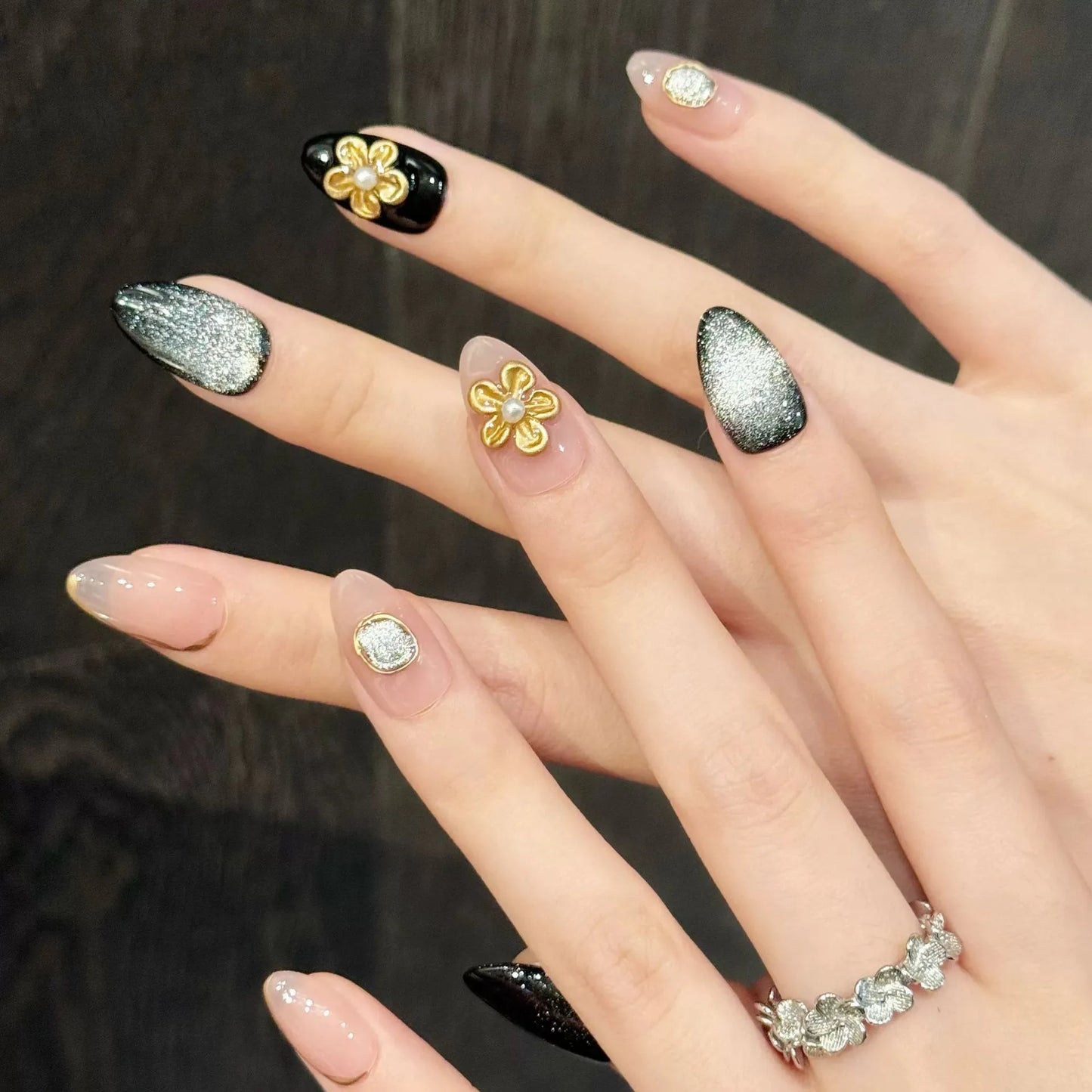 Handmade Antique Autumn Winter Press On Nails Golden Carved Flowers Cat's Eye False Nails Advanced Sense Fashion Manicure Art Peaceful Pleasures Health and Wellness XS