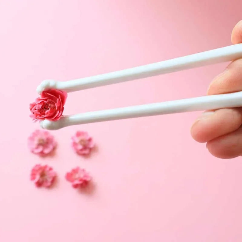 Cat Paw Chopsticks – Cute Food Safe Kids Tableware Set