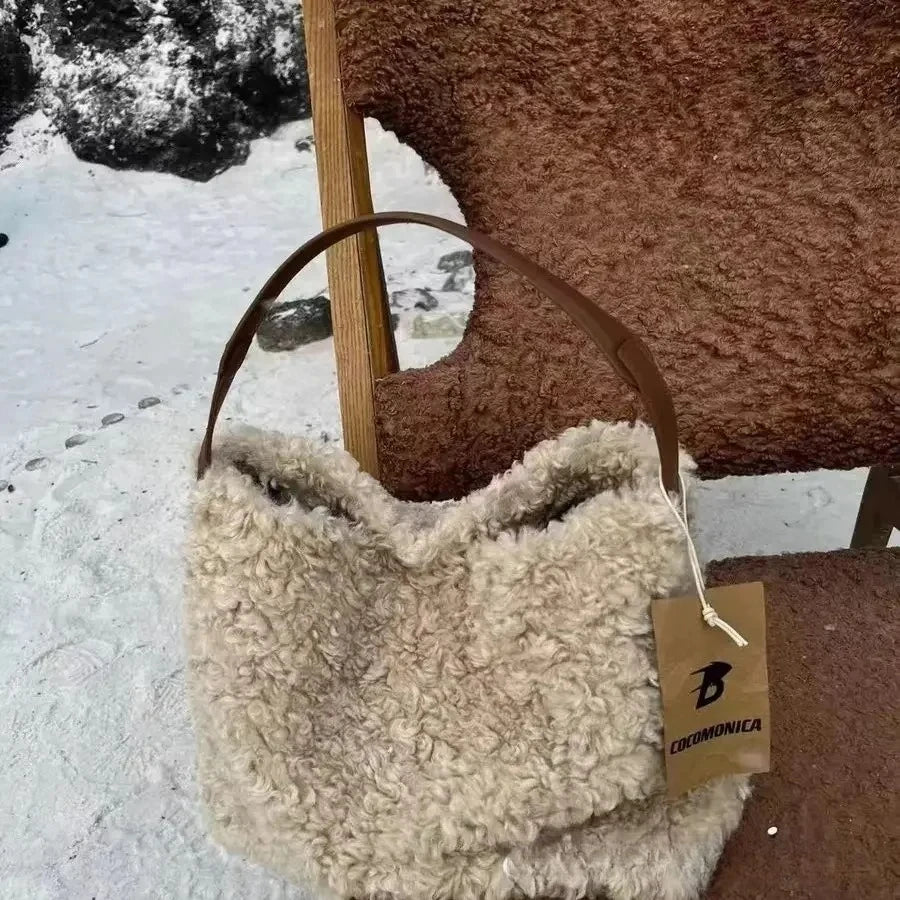 Autumn Winter New Lamb Wool Tote Bag Loose Plush Shoulder Bag Large Capacity Furry Crossbody Bag Fashionable and Versatile New Peaceful Pleasures Health and Wellness