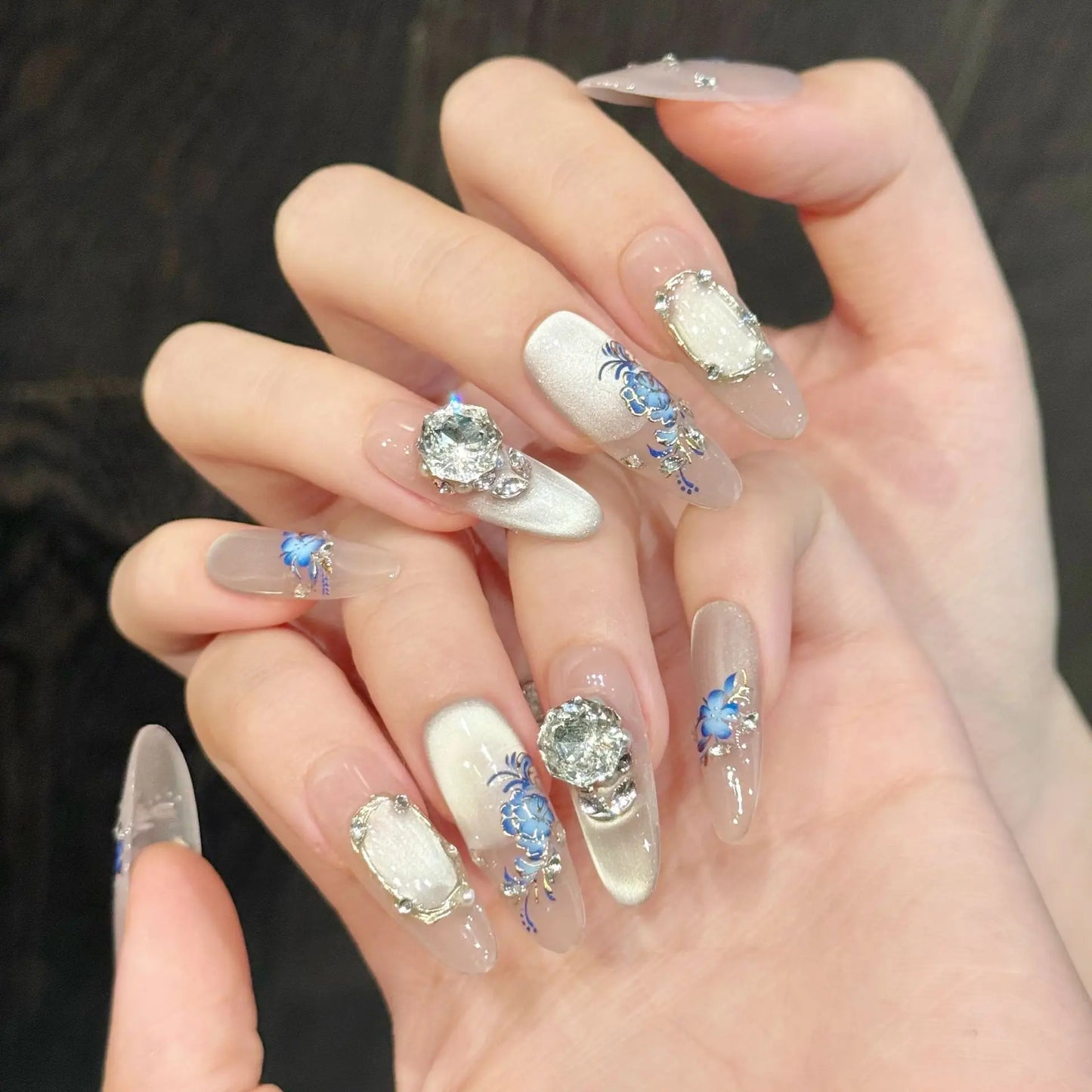 Luxury Diamond Press On Nails | Cat's Eye Gold Flower Manicure