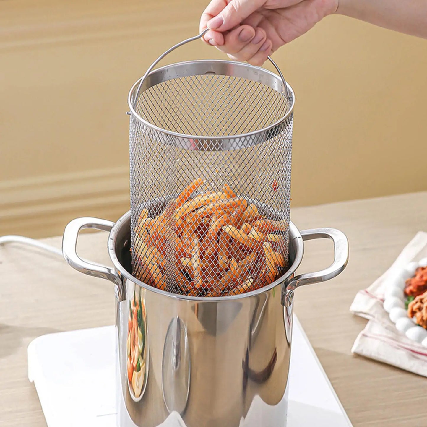 4L Stainless Steel Pasta Pot with Strainer & Lid | Deep Fryer