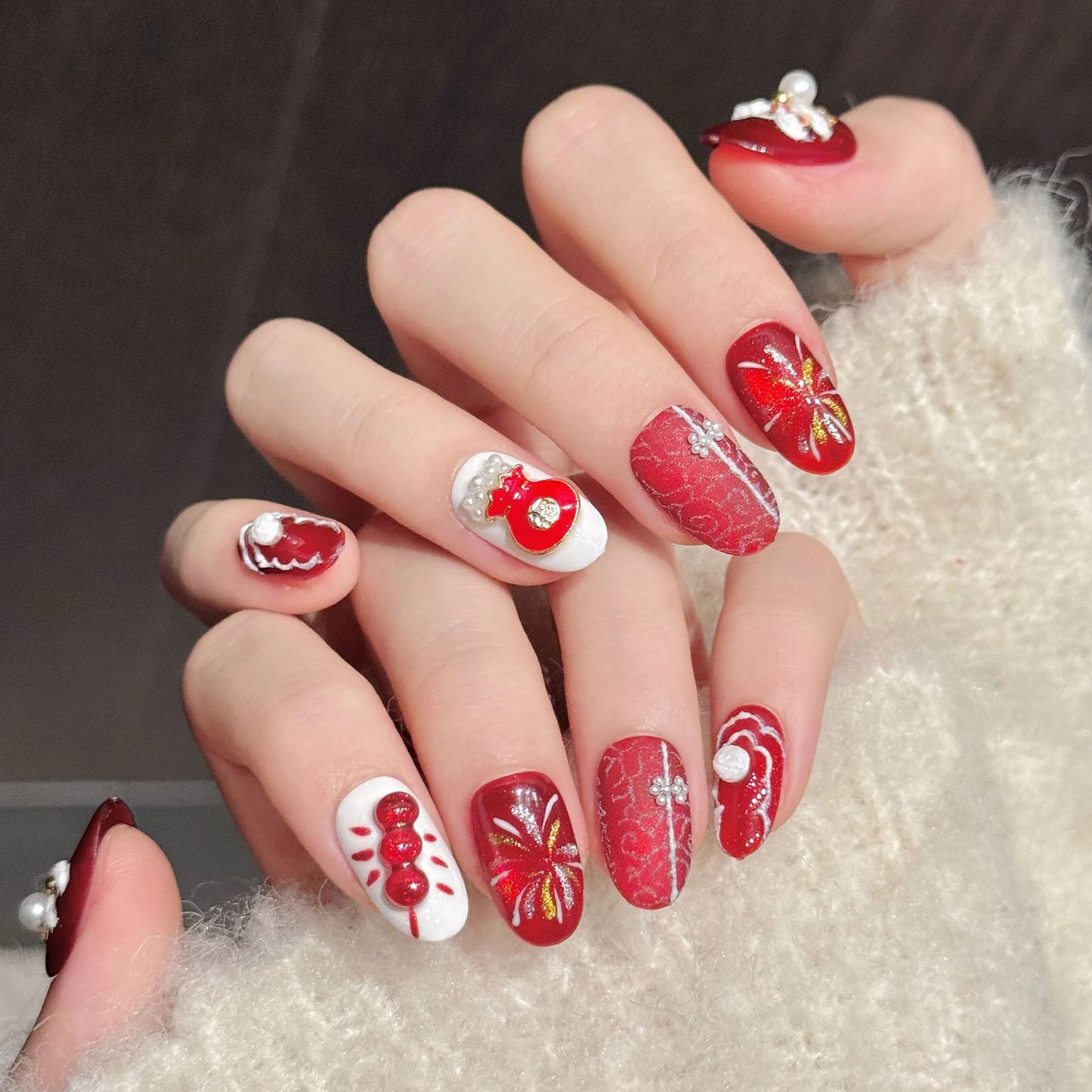 Handmade Press-On Nails | Champagne Cat Eye 3D Lion Pearl