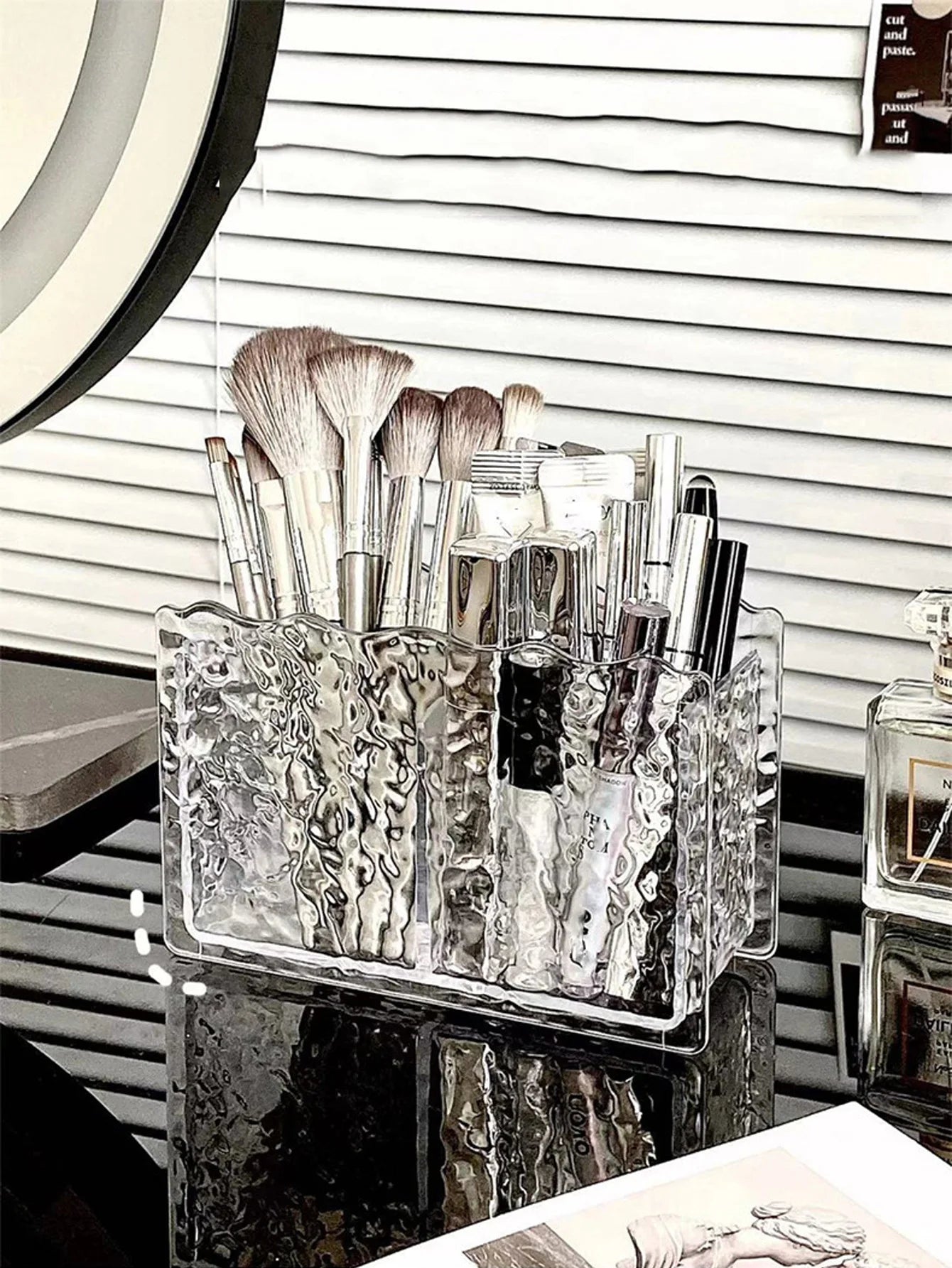 Transparent Cosmetics Storage Box Pencil Holder Stationery Sorting Box Lipstick Eye Shadow Eyebrow Pencil Storage Display Stand Peaceful Pleasures Health and Wellness