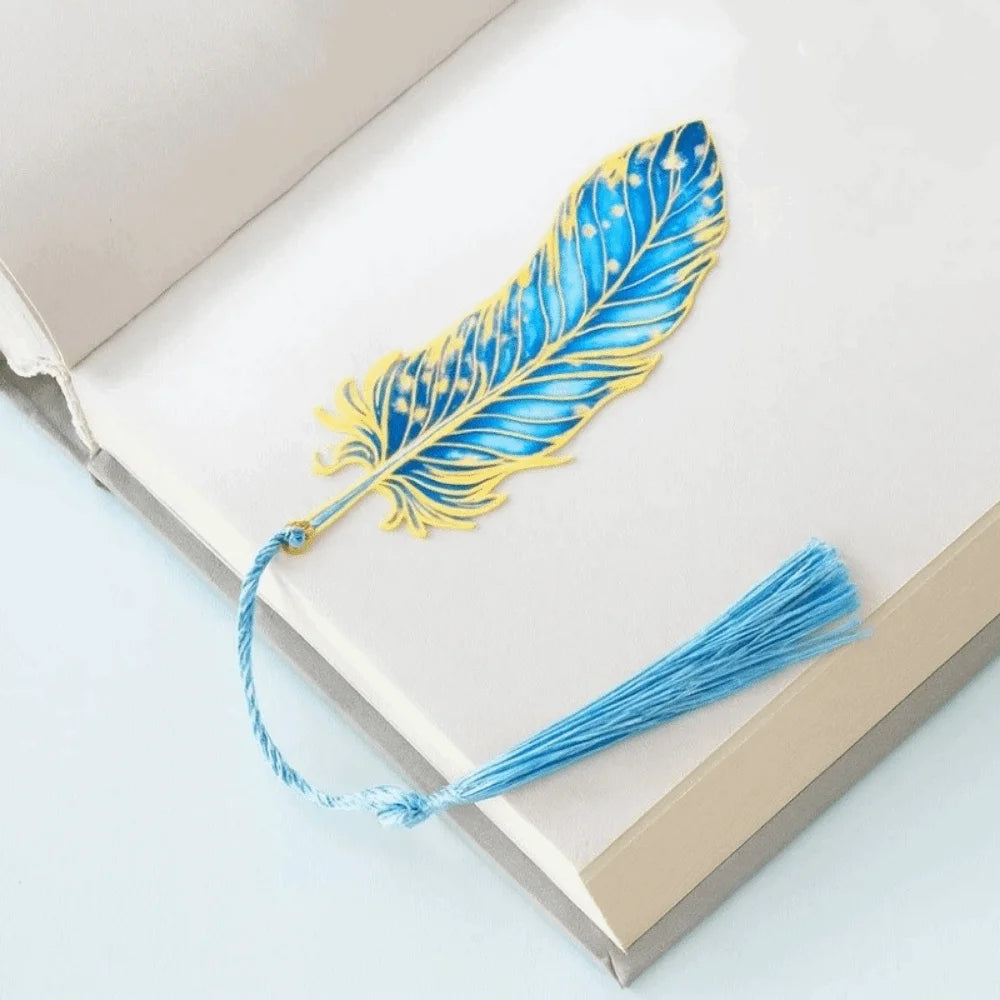 Vintage Metal Bookmark Creative Feather Shape Peacock Feather Bookmark Sturdy with Chain Pendant Hollow Out Bookmark Peaceful Pleasures Health and Wellness