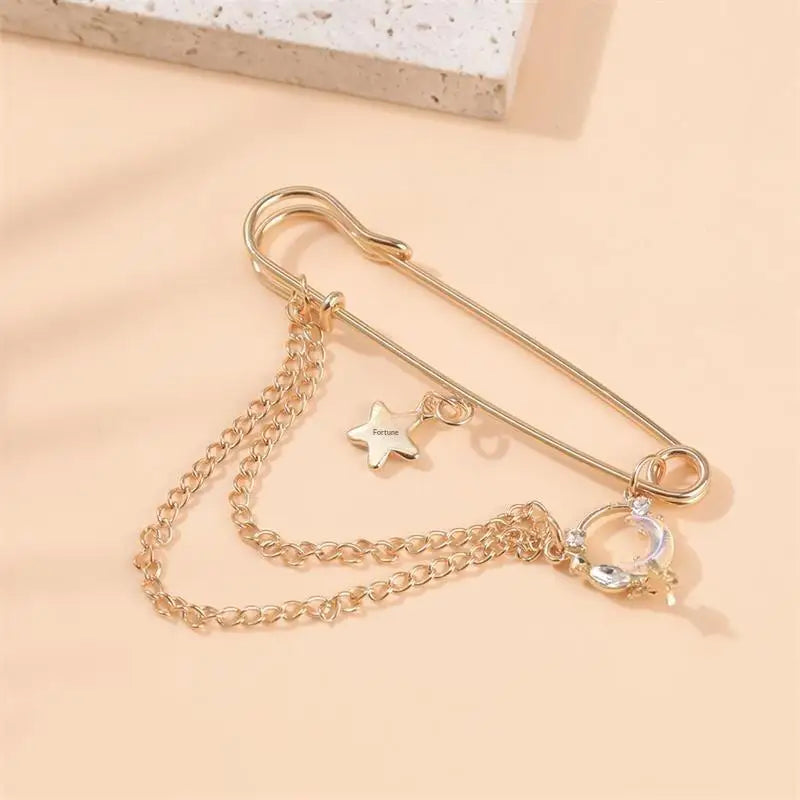 Retro Star Pearl Tassel Brooch Pin | Elegant Women's Accessory